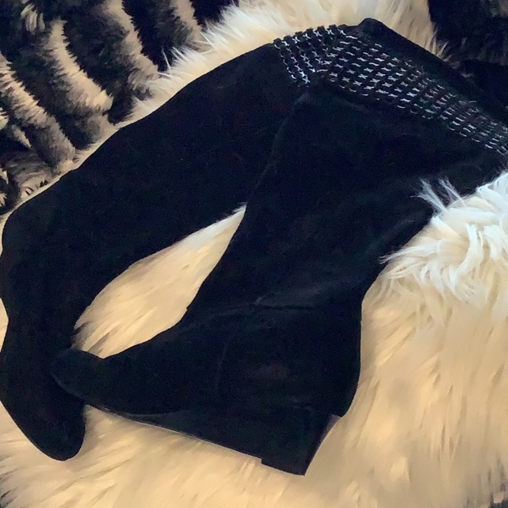 Calvin Klein 7.5 suede boots